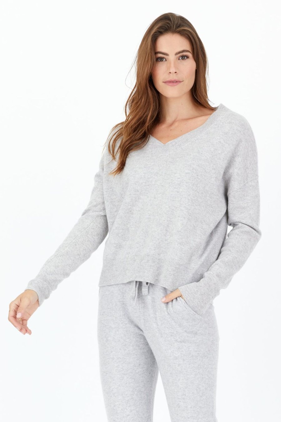 One Grey Day Spencer Cashmere V-Neck - Heather Grey | Pullovers